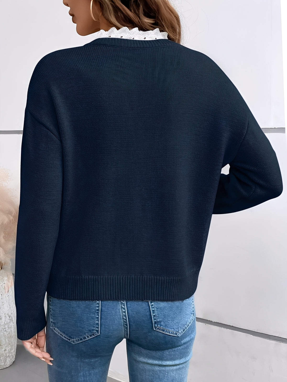 Van Delft Mode® | Chique Gebreide Trui met Elegante Kantkraag